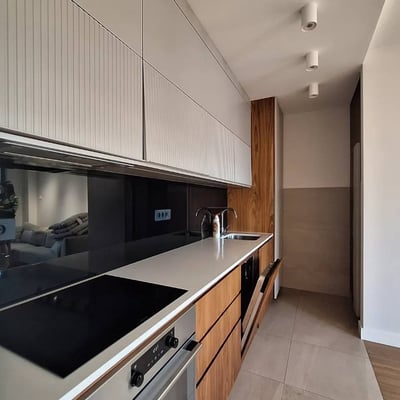Alquiler de un amplio apartamento de 3 habitaciones, 73 m², centro de Novi Belgrado, Serbia